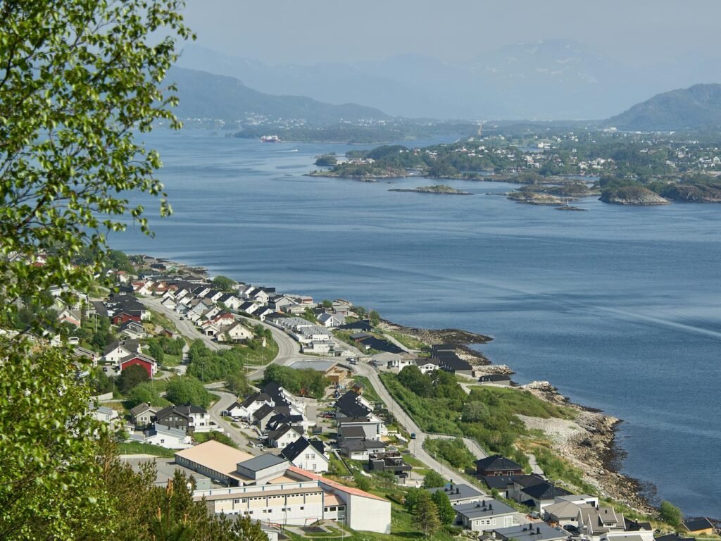 Boligmarkedet Norden 2026: Rentekutt, prissjokk og det ingen forteller førstegangskjøpere Boligmarkedet Norden 2026: Rentekutt, prissjokk og det ingen forteller førstegangskjøpere